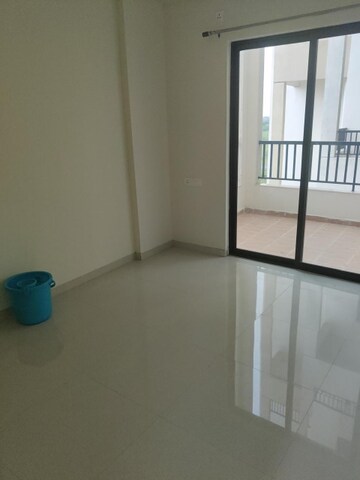 Room in 3 BHK Apartment at Besa – for Rent