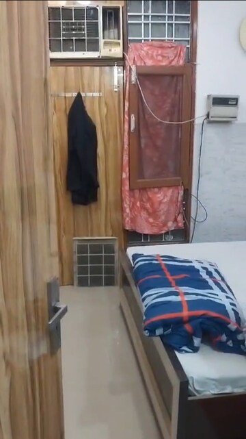 Room in 2 BHK Builder Floor at Vaishali Sector 5 – for Sale