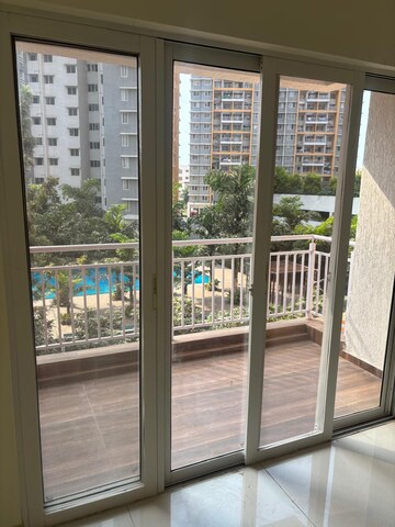 Room in 2.5 BHK Apartment at Kolte Patil R1 Life Republic, Hinjewadi – for Rent