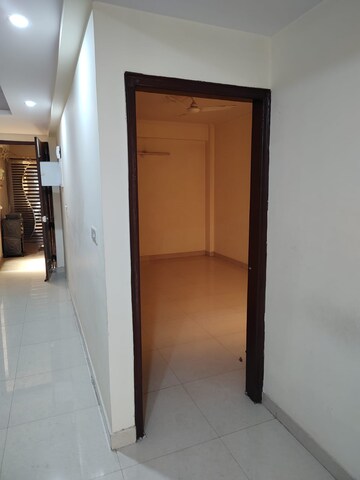 Room in 3 BHK Builder Floor at Ansal API Esencia, Sector 67 – for Rent