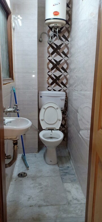 Bathroom in 3 BHK Apartment at Shivalik Colony – for Rent