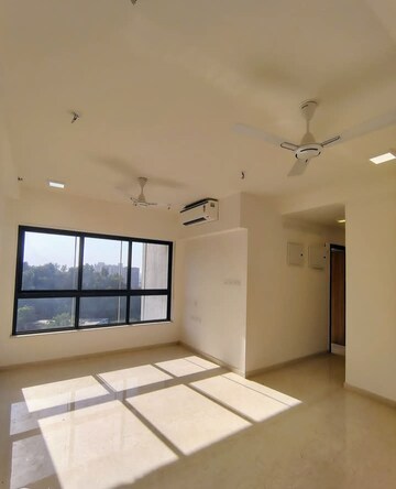 Room in 2 BHK Apartment at Shapoorji Pallonji Vicinia, Powai – for Rent