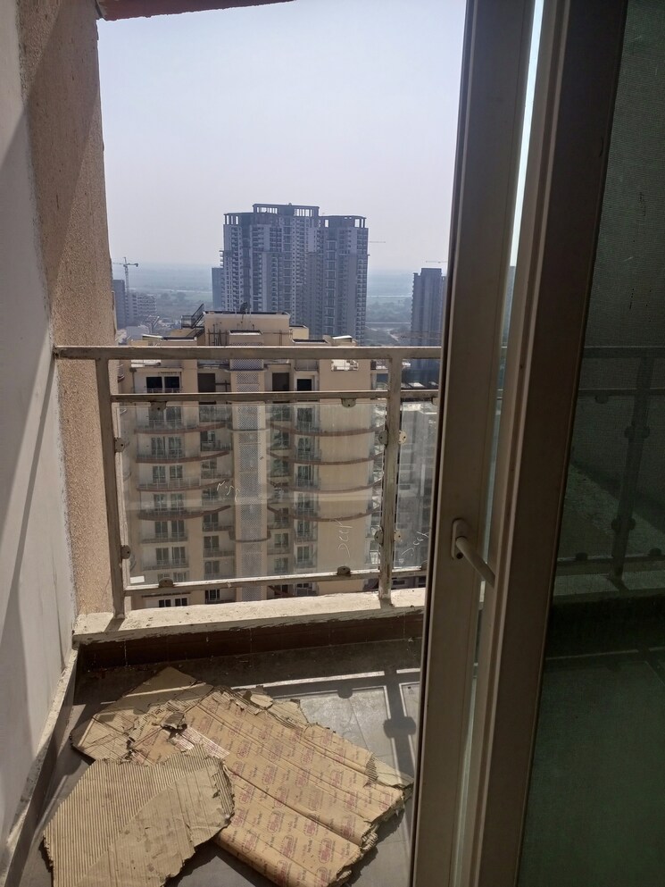 Balcony, samridhi-luxuriya-avenue 4 Bedroom 2360 Sq.Ft. Apartment In Sector 150 Noida 8241668
