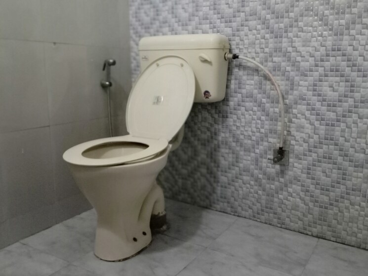 Bathroom, panchsheel vihar 3 Bedroom 1150 Sq.Ft. Apartment In Panchsheel Vihar Delhi 8241680