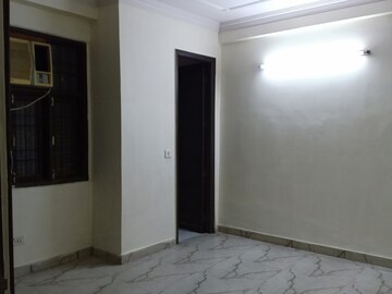 Room in 3 BHK Apartment at Panchsheel Vihar – for Rent