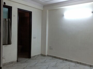 Room in 3 BHK Apartment at Panchsheel Vihar – for Rent