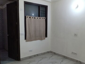 Room in 3 BHK Apartment at Panchsheel Vihar – for Rent