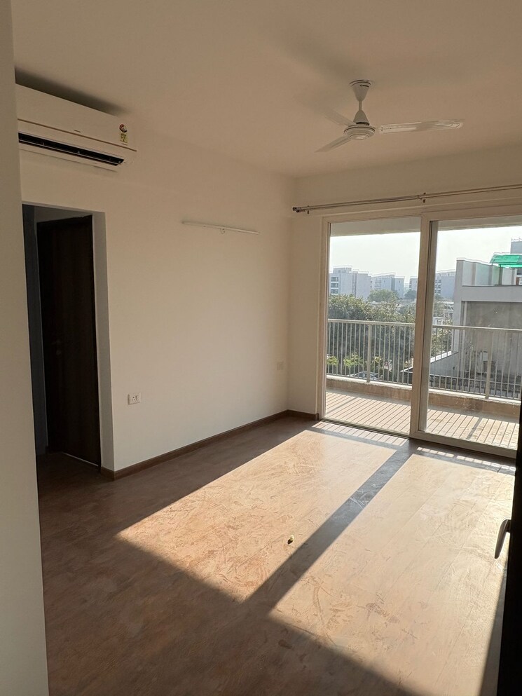 Room, dlf-garden-city-independent-floors 3 Bedroom 1800 Sq.Ft. Apartment In Sector 92 Gurgaon 8241713