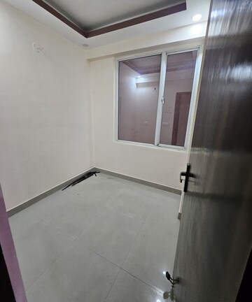 Room in 2.5 BHK Apartment at Nirala Aspire, Sector 16 Greater Noida – for Sale