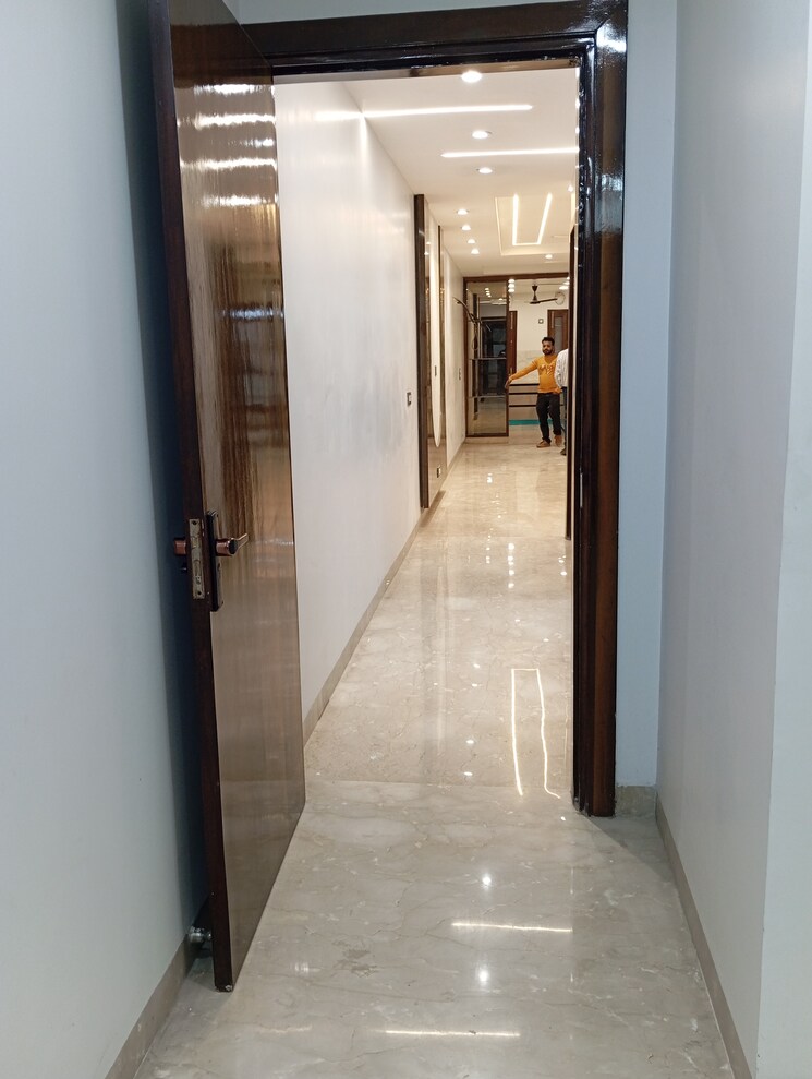 Living Room, krishna nagar 3.5 Bedroom 175 Sq.Yd. Builder Floor In Krishna Nagar Delhi 8241721