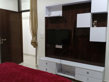 Furnished Amenities in 3 BHK Apartment at Malviya Nagar – for Rent