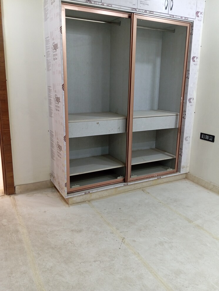 undefined, krishna nagar 4 Bedroom 180 Sq.Yd. Builder Floor In Krishna Nagar Delhi 8241734