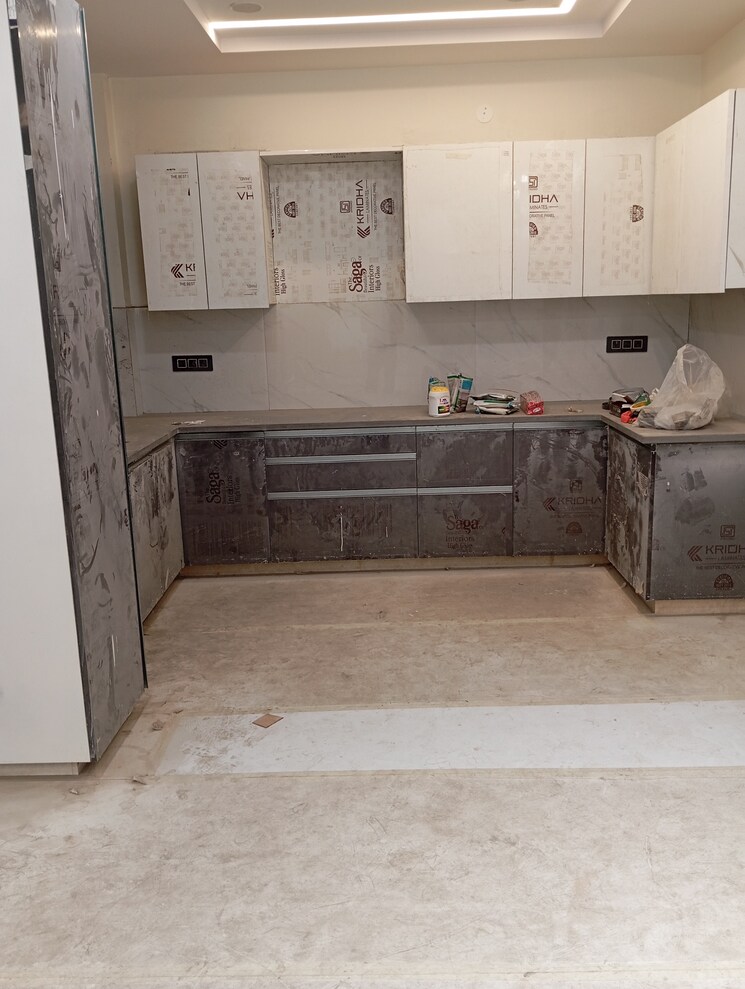 Room, krishna nagar 4 Bedroom 180 Sq.Yd. Builder Floor In Krishna Nagar Delhi 8241734