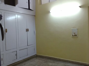 Room in 2 BHK Apartment at Malviya Nagar – for Rent