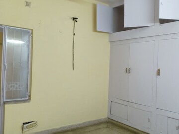Room in 2 BHK Apartment at Malviya Nagar – for Rent