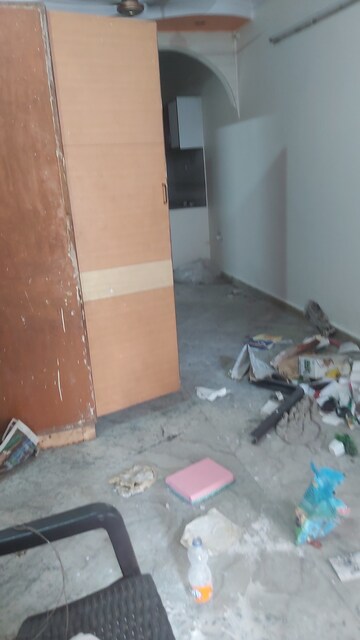 Furnished Amenities in 2.5 BHK Builder Floor at Mayur Vihar – for Sale
