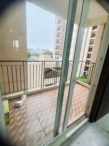 2 BHK Apartment For Rent in Pivotal Paradise, Sector 62