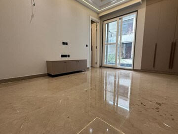 Room in 3 BHK Builder Floor at M3M Atrium, Sector 57 – for Sale