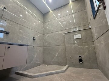 Bathroom in 3 BHK Builder Floor at M3M Atrium, Sector 57 – for Sale
