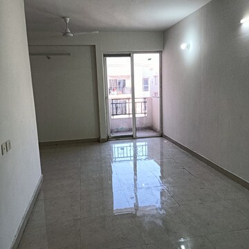 Room in 2 BHK Apartment at Signature Global Proxima, Sector 89 – for Rent