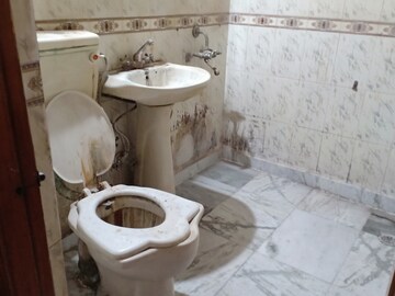 Bathroom in 2 BHK Apartment at Khirki Extension – for Rent