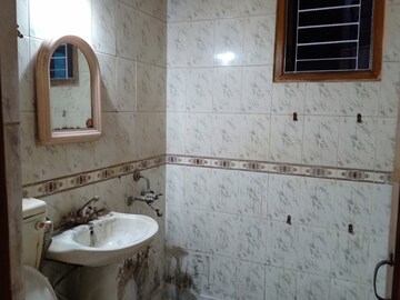 Bathroom in 2 BHK Apartment at Khirki Extension – for Rent