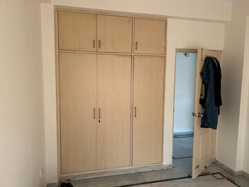 Room in 2 BHK Apartment at HRC Professional, Indrapuram – for Sale