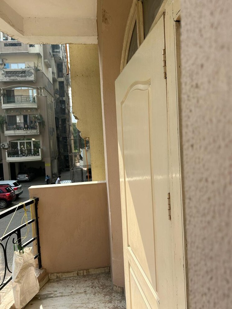 Balcony, hrc-professional 2 Bedroom 1100 Sq.Ft. Apartment In Indrapuram Ghaziabad 8241794