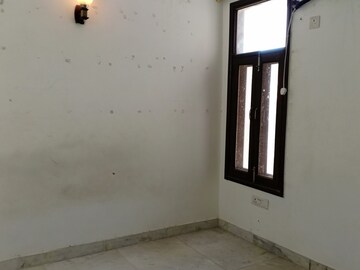 Room in 3 BHK Apartment at Khirki Extension – for Rent