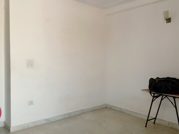 Room in 3 BHK Apartment at Khirki Extension – for Rent