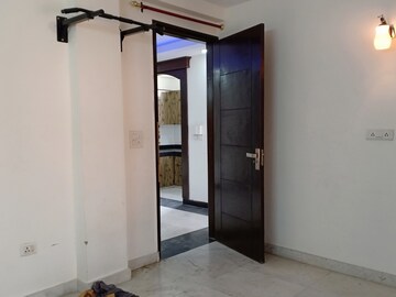 Room in 3 BHK Apartment at Khirki Extension – for Rent