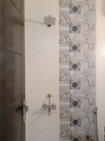 Bathroom in 3 BHK Apartment at Khirki Extension – for Rent