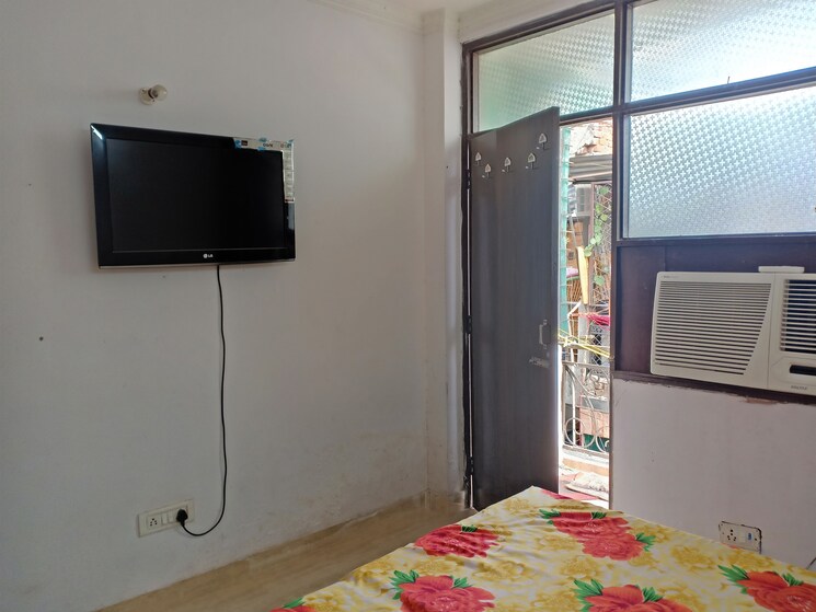 Room, khirki extension 1 Bedroom 450 Sq.Ft. Apartment In Khirki Extension Delhi 8241819