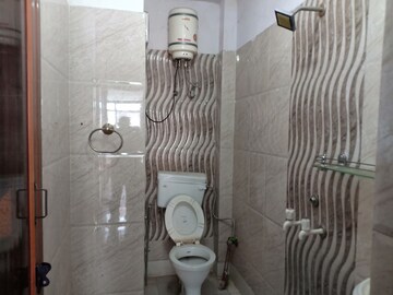 Bathroom in 1 BHK Apartment at Khirki Extension – for Rent