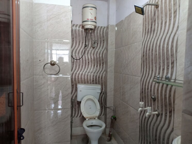 Bathroom, khirki extension 1 Bedroom 450 Sq.Ft. Apartment In Khirki Extension Delhi 8241819