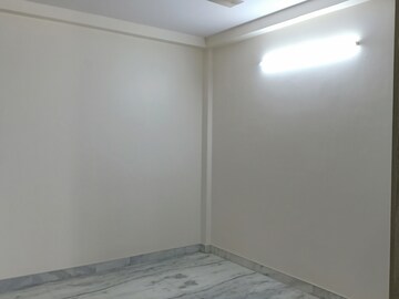 Room in 3 BHK Apartment at Khirki Extension – for Rent