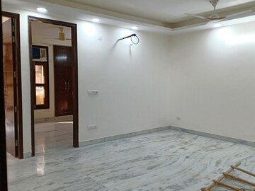 Room in 3 BHK Apartment at Khirki Extension – for Rent