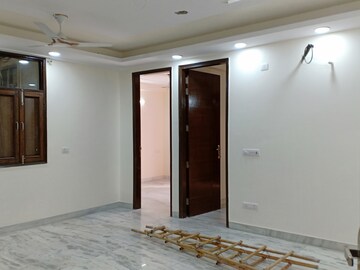 Room in 3 BHK Apartment at Khirki Extension – for Rent