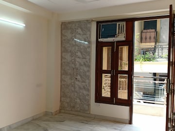 Room in 3 BHK Apartment at Khirki Extension – for Rent
