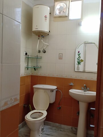 Bathroom in 1 BHK Apartment at Khirki Extension – for Rent