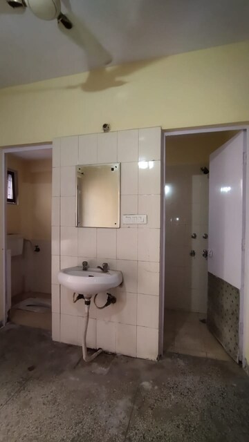 Bathroom in 1 BHK Apartment at Molarband – for Rent