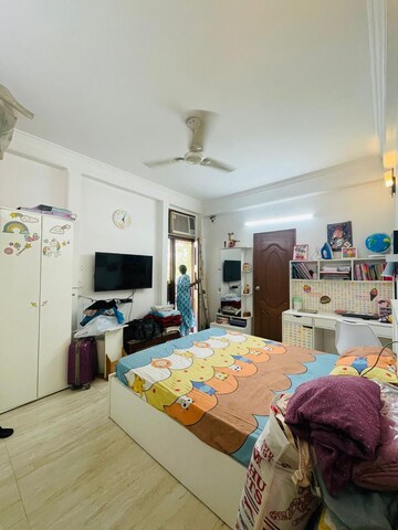 Bedroom in 2.5 BHK Apartment at Paschim Vihar – for Rent