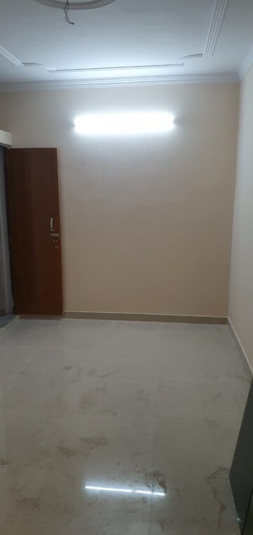 Room in 1 BHK Builder Floor at Govindpuri – for Rent