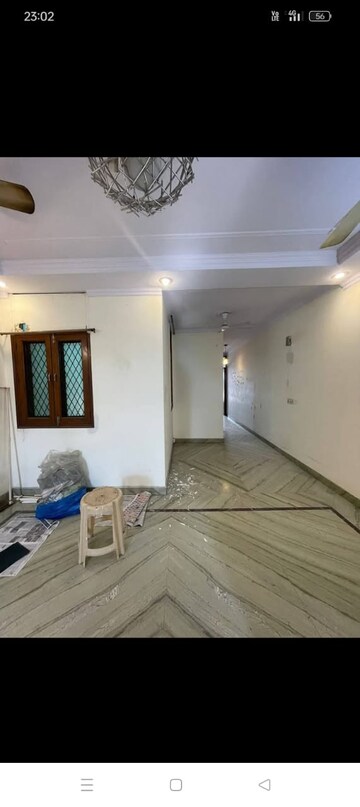 Room in 3 BHK Builder Floor at Govindpuri – for Rent