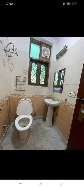 Master Bedroom in 3 BHK Builder Floor at Govindpuri – for Rent