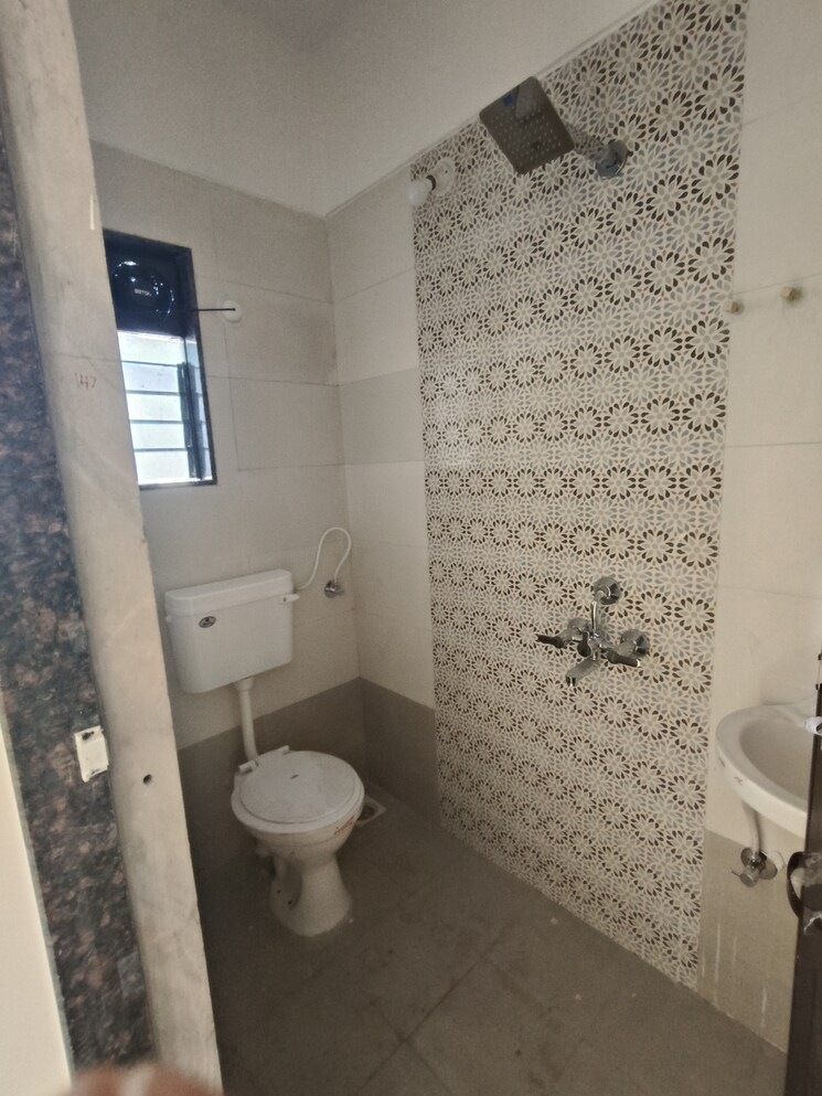 Bathroom, murbad road 2 Bedroom 900 Sq.Ft. Apartment In Murbad Road Thane 8242053