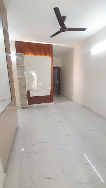 Room in 2 BHK Apartment at Signature Global Proxima, Sector 89 – for Rent