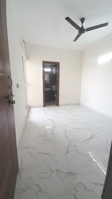 Room in 2 BHK Apartment at Signature Global Proxima, Sector 89 – for Rent