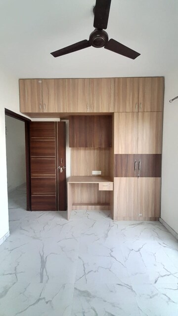 Room in 2 BHK Apartment at Signature Global Proxima, Sector 89 – for Rent