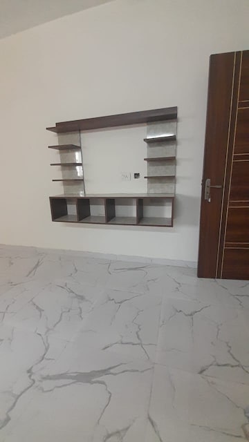 Room in 2 BHK Apartment at Signature Global Proxima, Sector 89 – for Rent